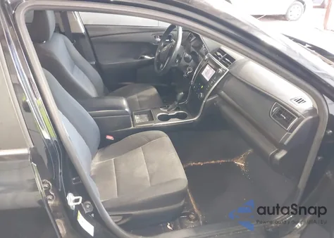 2017 Toyota Camry Le z USA, uszkodzony, nr VIN 4T1BF1FK7HU737878